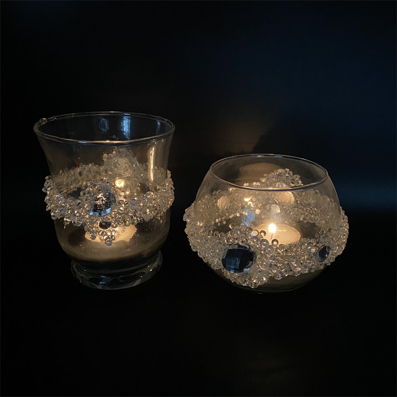 Zestaw szklanych świeczników