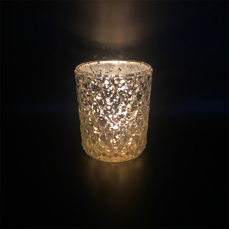 Suporturi mici pentru lumânări din sticlă