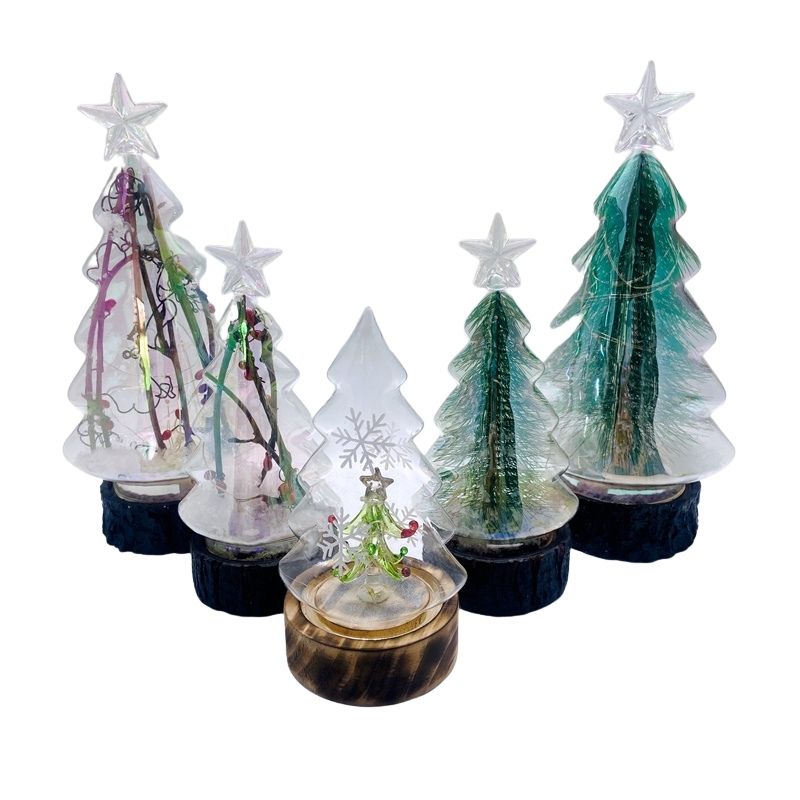 piccoli alberi di natale in vetro