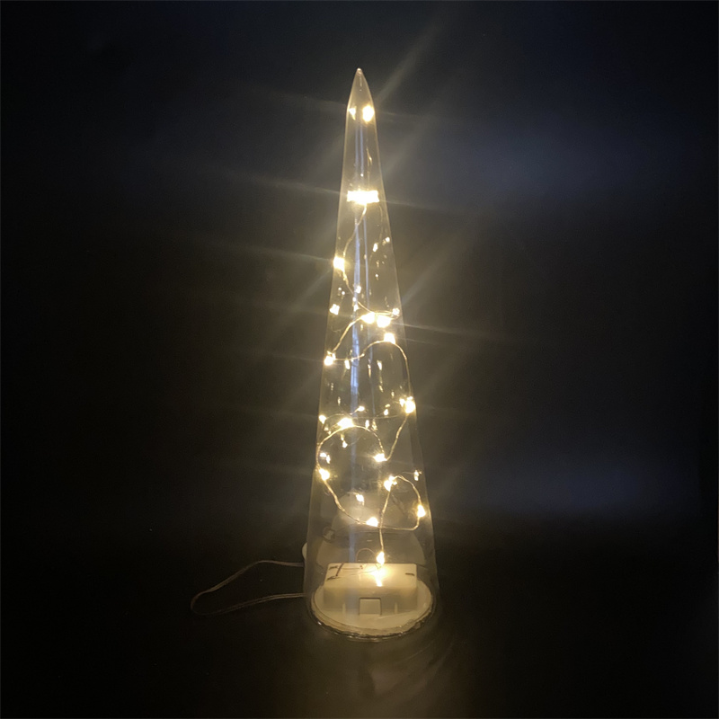 üveg karácsonyfa fényekkel
